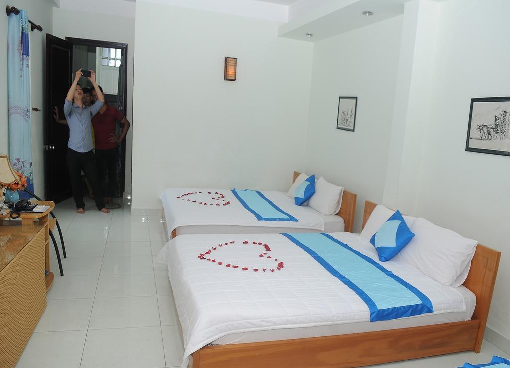 Queen 2 Hotel Нячанг Екстер'єр фото