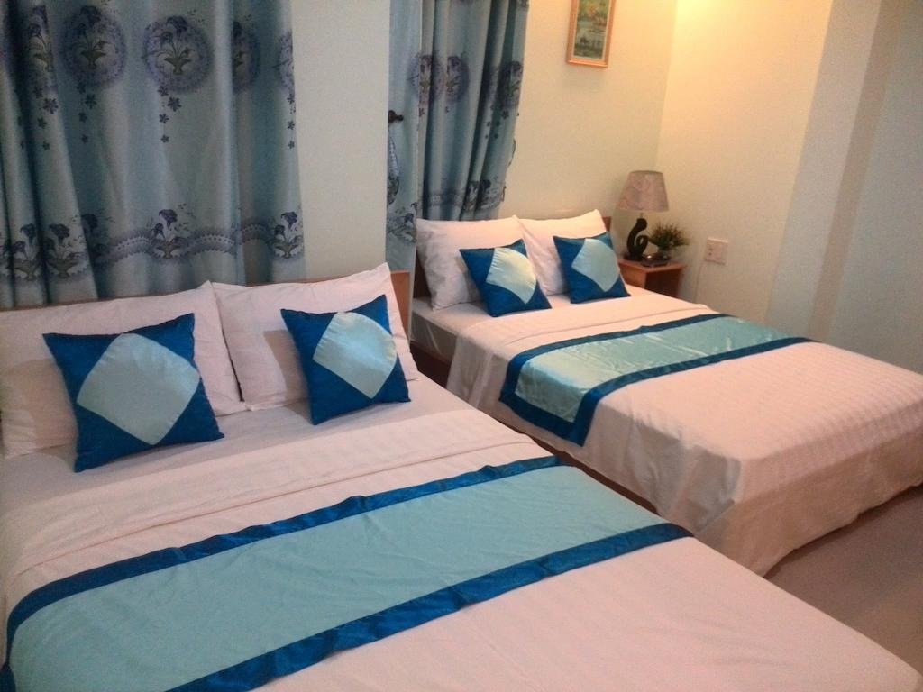 Queen 2 Hotel Нячанг Екстер'єр фото